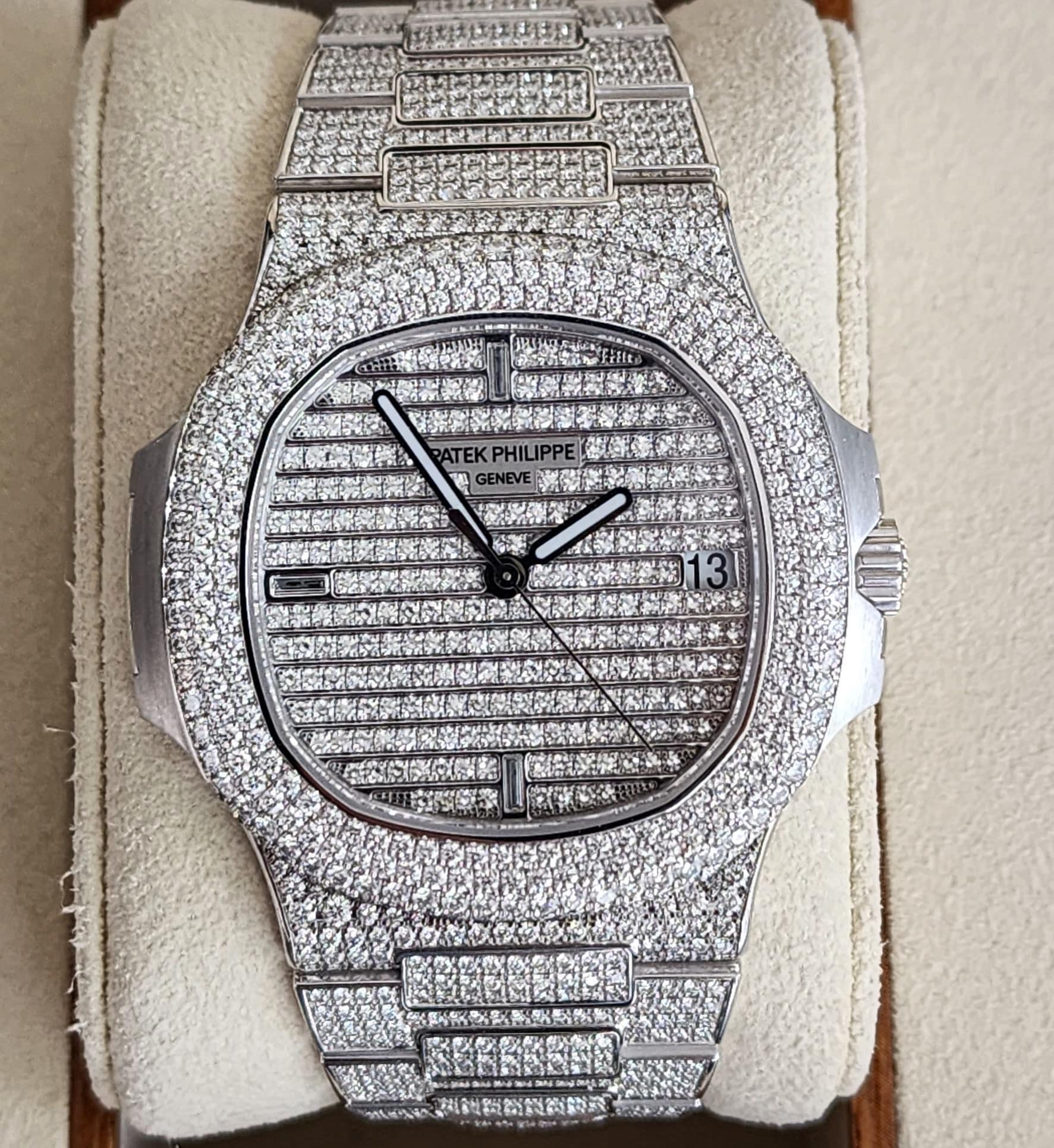 Patek on sale philippe 5719